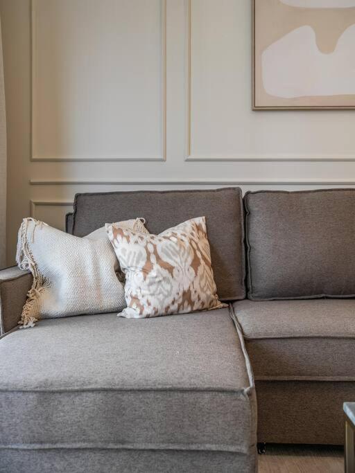 Sunset Creek Oasis: 1br Gem Luxury Apartment